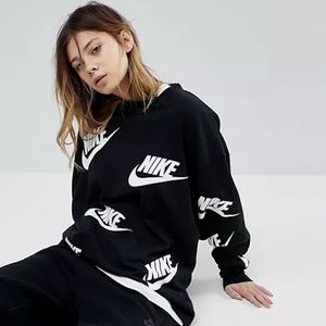 Nike - Sweatshirt with all-over 'Futura' print